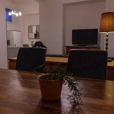Pension Spacious 2 Bedroom Ground Floor Unit *