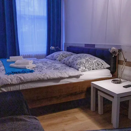 Inn Pension Spacious 2 Bedroom Ground Floor Unit Prague