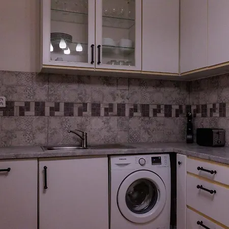 Inn Pension Spacious 2 Bedroom Ground Floor Unit *